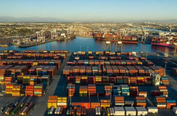 國際海運業的繁榮與發展，得益于全球經濟的蓬勃發展