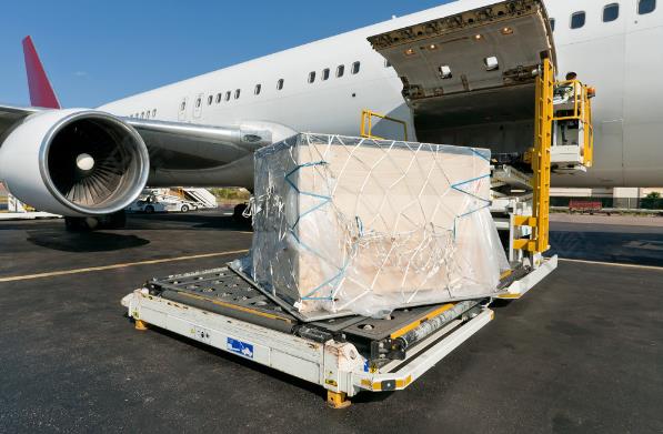 馬來西亞空運(yùn)成為了國(guó)際航運(yùn)市場(chǎng)中備受矚目的一塊