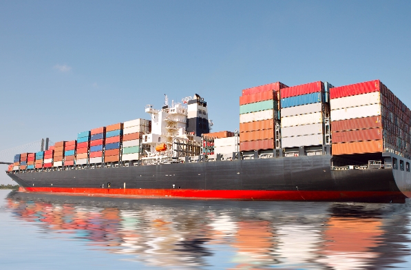 作為連接不同國家和地區(qū)之間的橋梁，美國貨代扮演著至關(guān)重要的角色