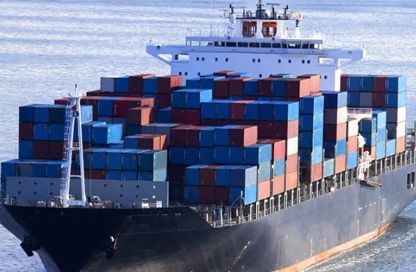 俄羅斯貨運(yùn)代理行業(yè)作為連接?xùn)|西方的橋梁，推動(dòng)著國際貿(mào)易的繁榮