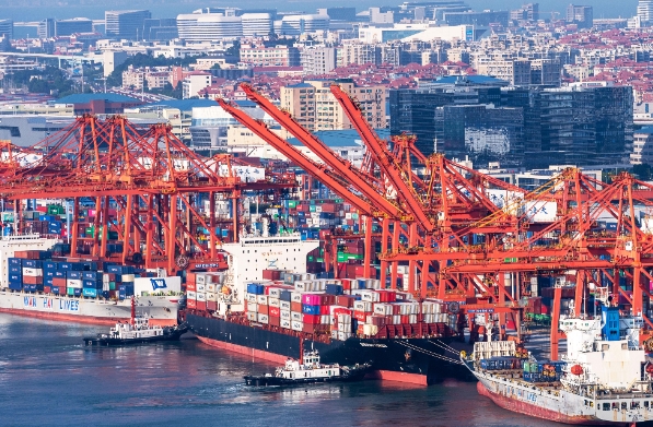 東南亞地區以其獨特的經濟發展潛力，逐漸成為了全球貿易的重要一環